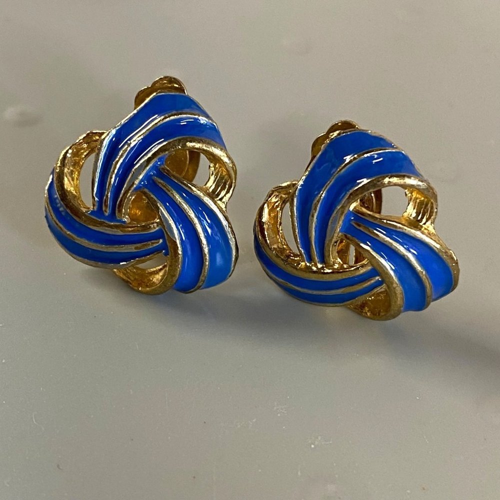 Clip On Fashion Earrings Vintage Blue Gold Tone Love Knot Shape Enamel Metal